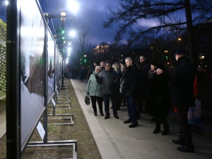 Василий Анохин открыл в Москве фотовыставку о Смоленской области