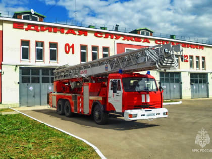 10 пожарных тушили вспыхнувшую в Смоленске баню