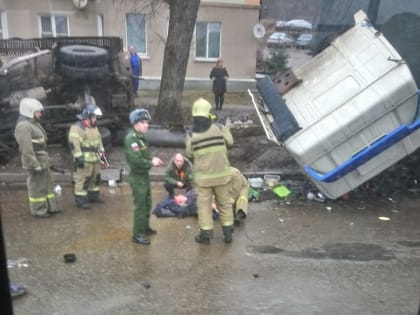 Алексей Островский оценил ремонт и благоустройство Новодугинского детского сада