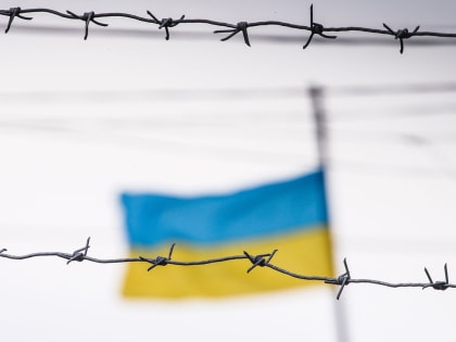Зеленский ввел санкции против Московской биржи