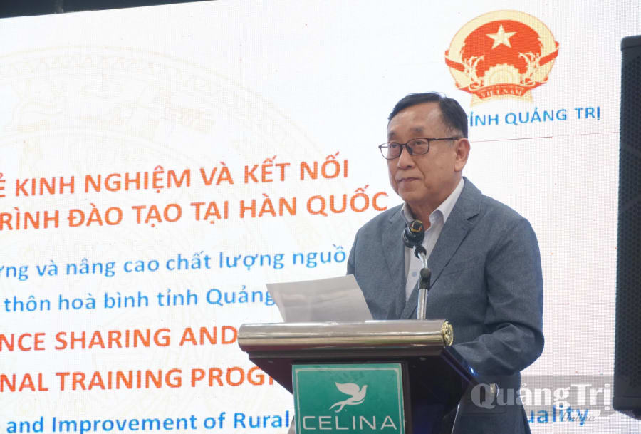 Giáo sư Kim Kyung-Ryang, Trưởng Dự án, phát biểu khai mạc tại hội thảo