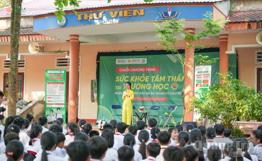 Giáo viên, học sinh cần được tham gia các buổi tập huấn để rèn luyện kỹ năng phòng, chống lừa đảo trên môi trường mạng - Ảnh: NVCC