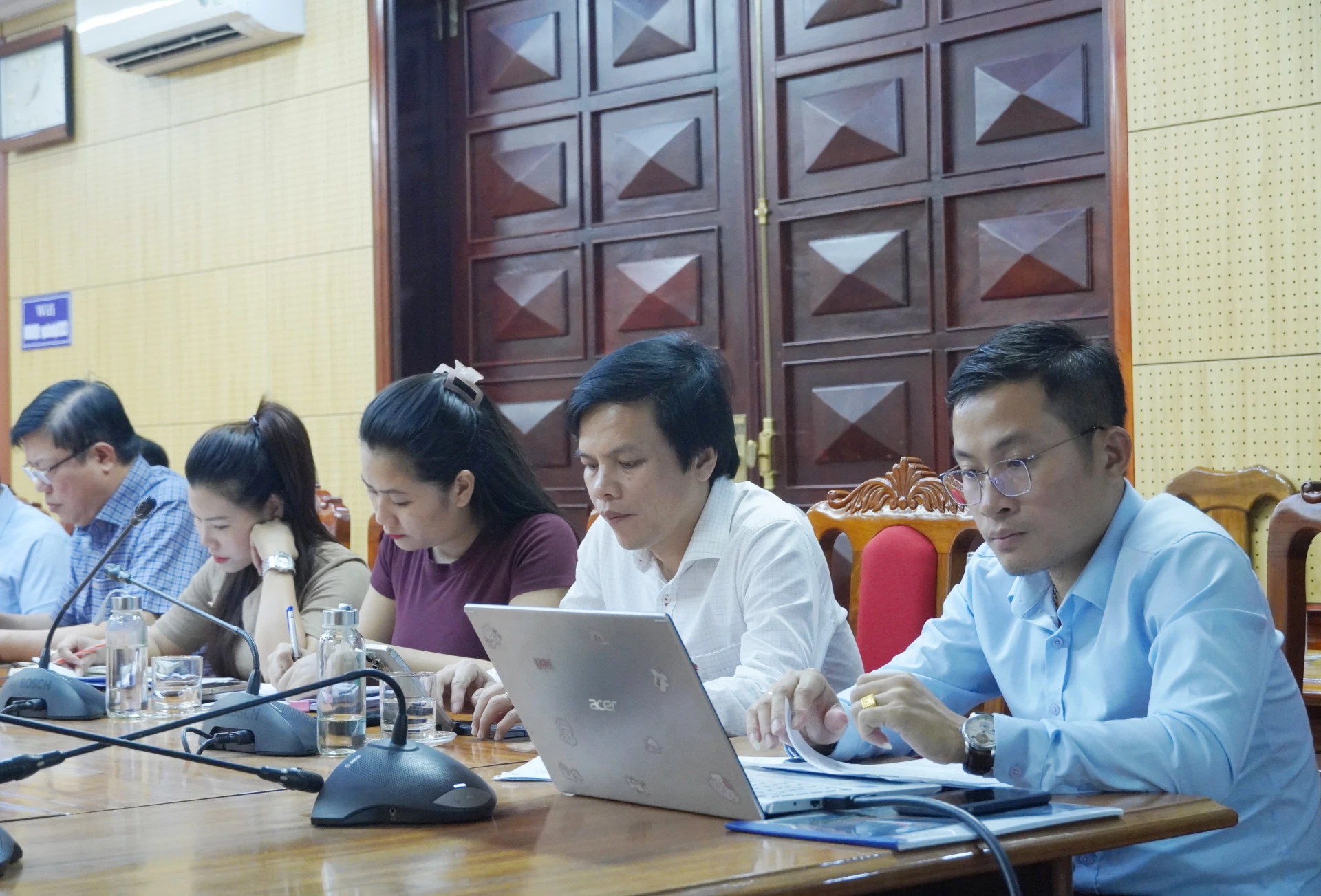 Các đại biểu dự buổi làm việc - Ảnh: HL