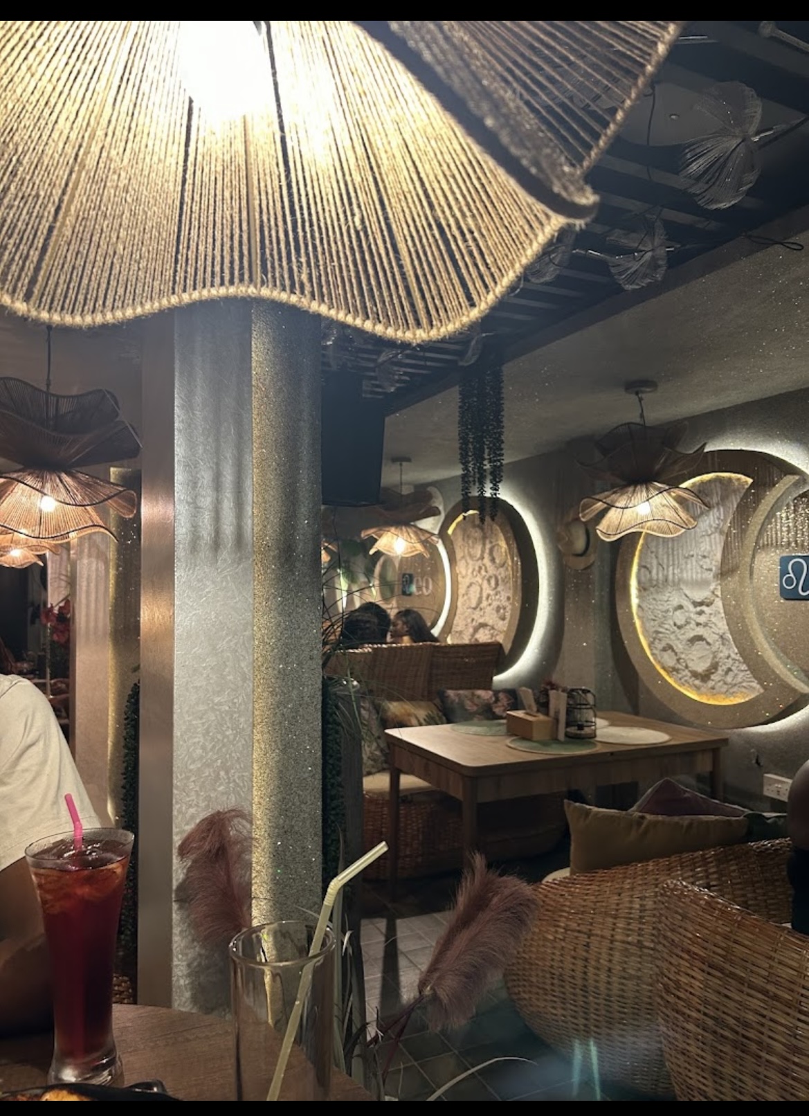 LEO RESTAURANT 