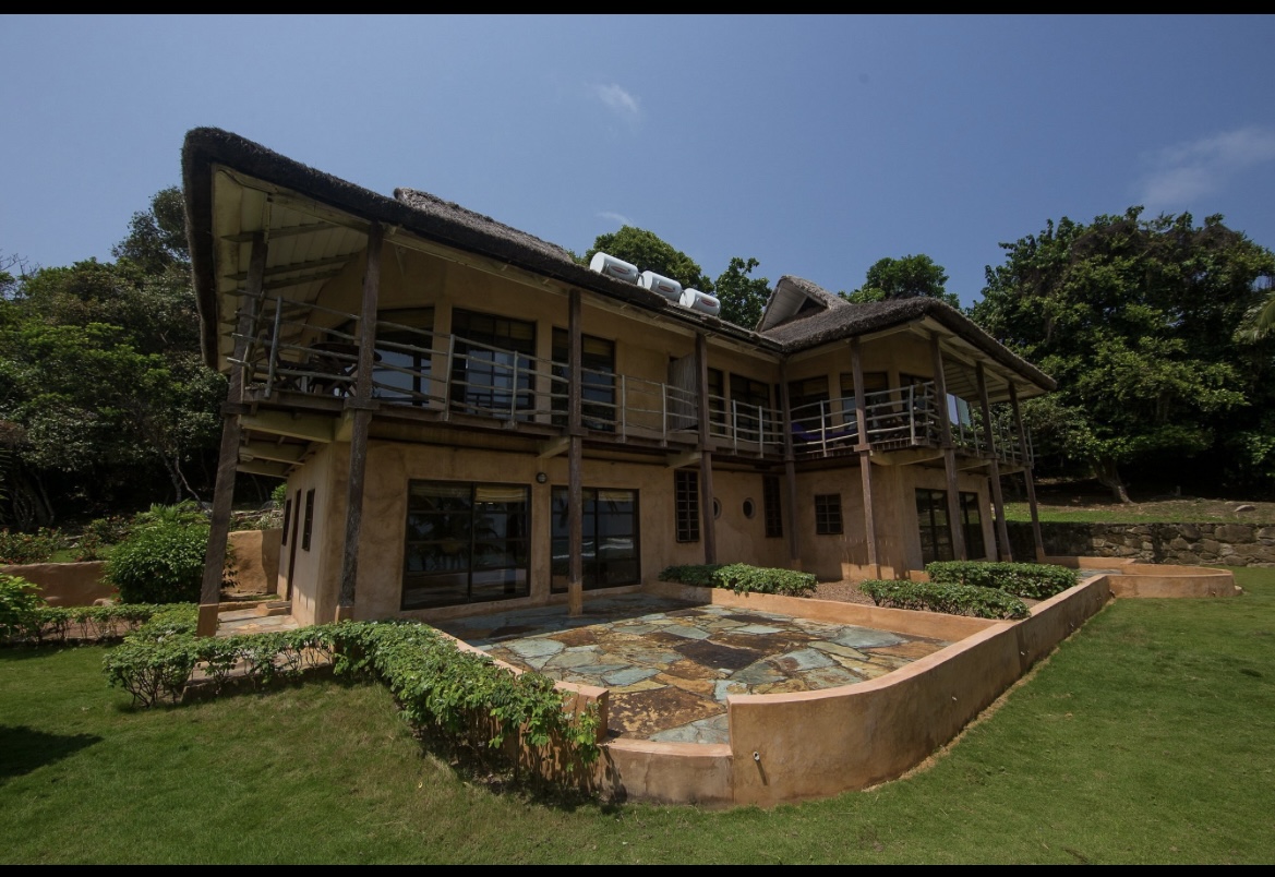 LOU MOON RESORT