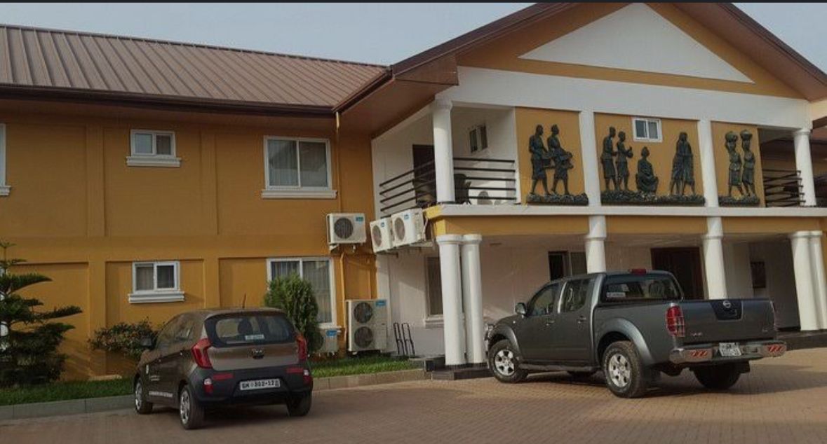 GRAND FAVOR HOTEL AND RESTAURANT 