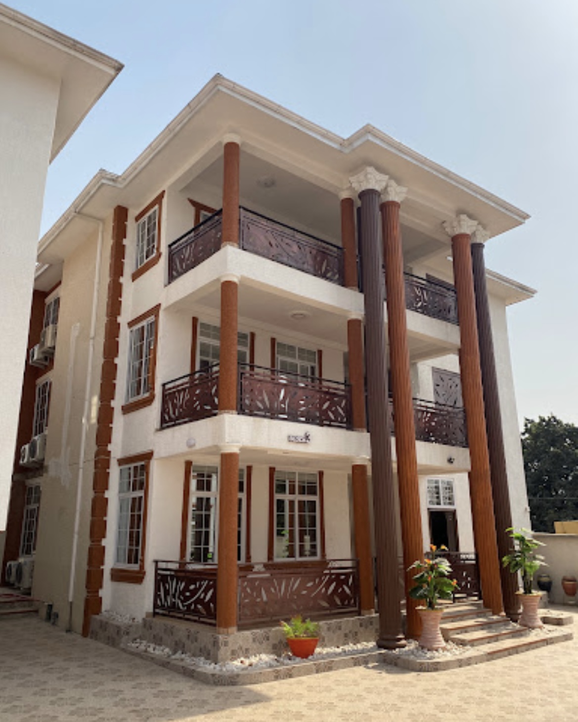 MACOBA LUXURY APARTMENTS 
