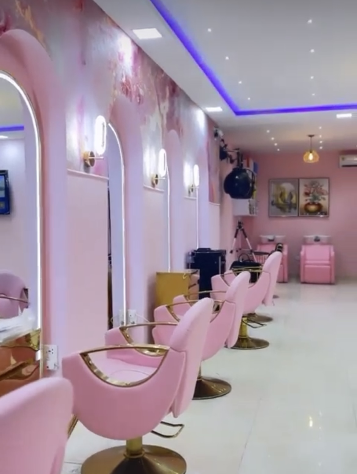 NAILS GEEK SALON & SPA