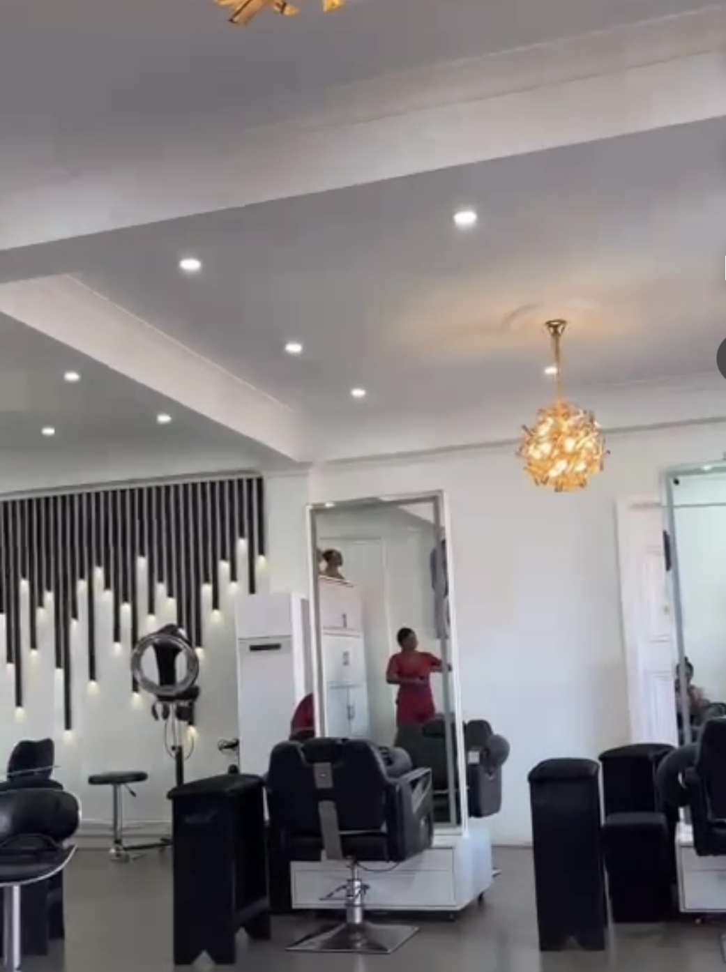 BUKSLAY SALON 