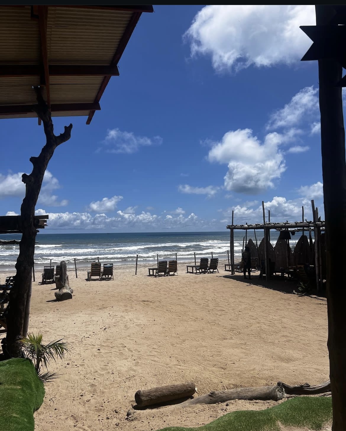 THE PLACE BEACH BAR