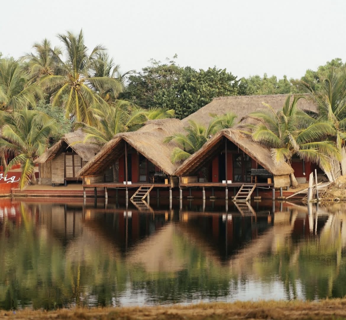 MEET ME THERE ECO LODGE
