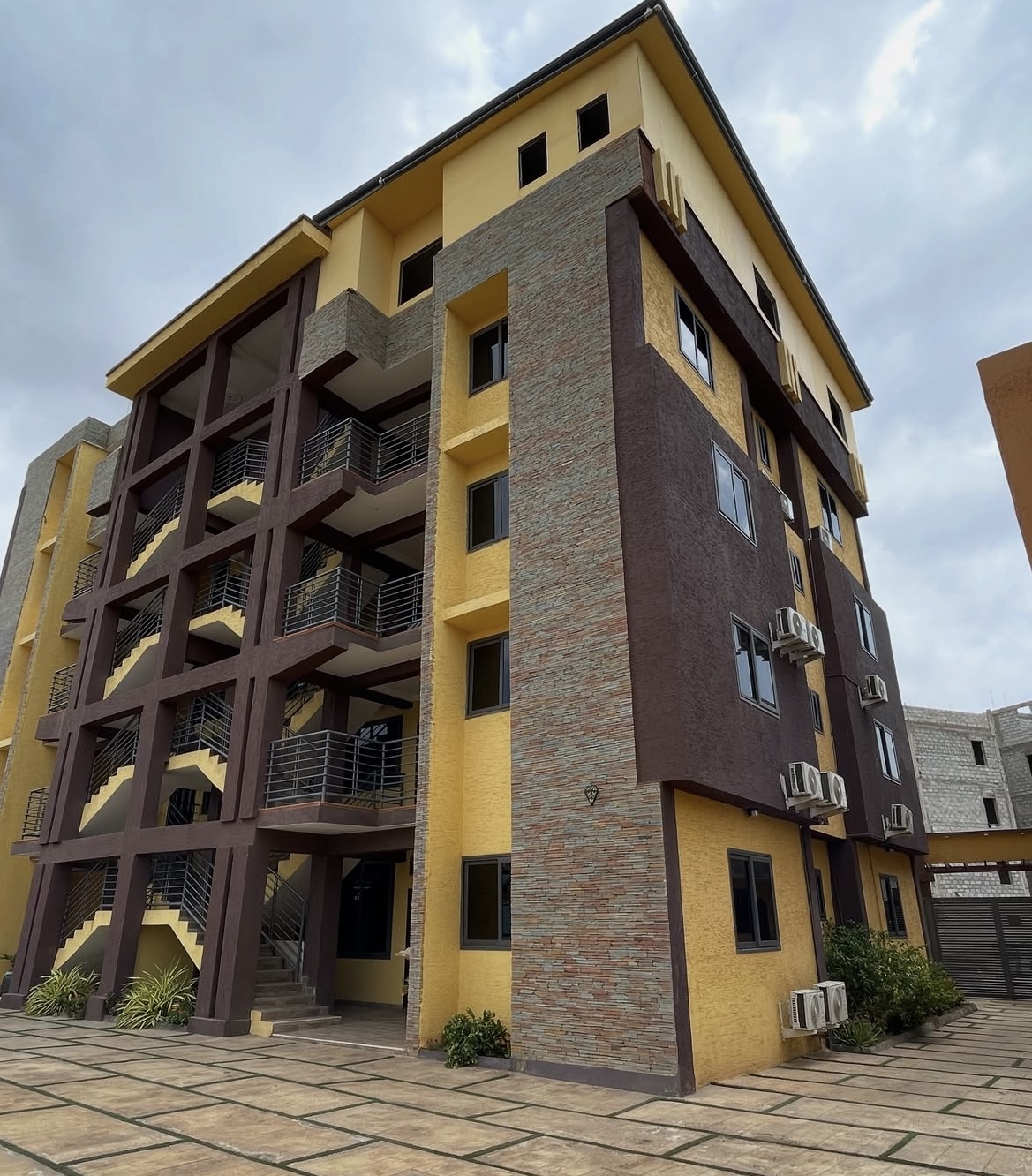STAY EASY APARTMENTS 