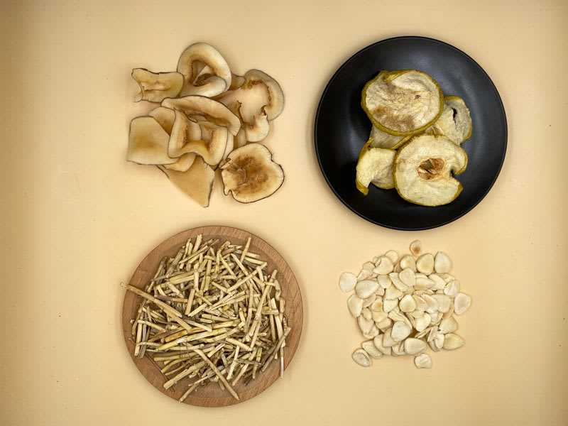 茅根海底椰片雪梨水 (4-6人份量)