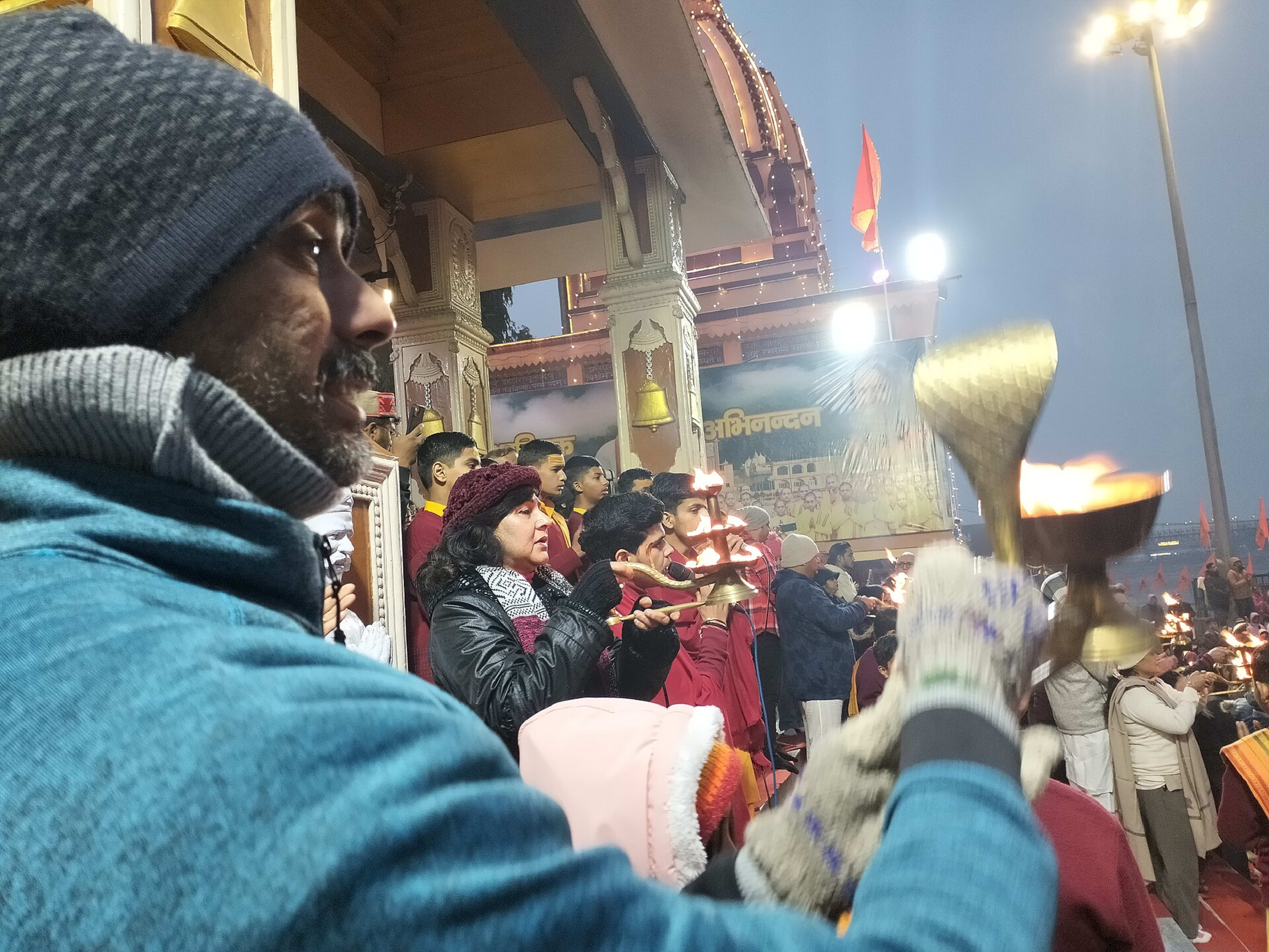 Rishikesh, Uttarakhand — Devotees offering worship to holy river Ganga
