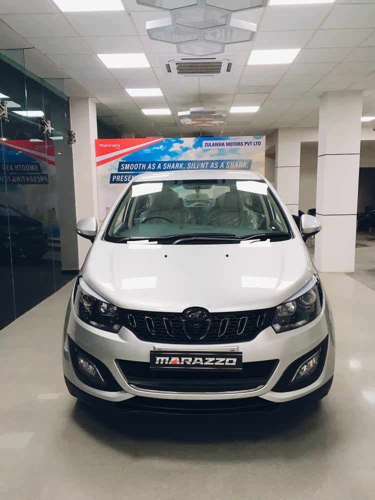 Mahindra Marazzo photo 3