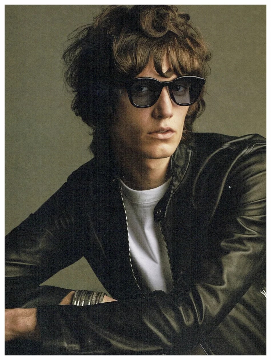 WWD april 2018