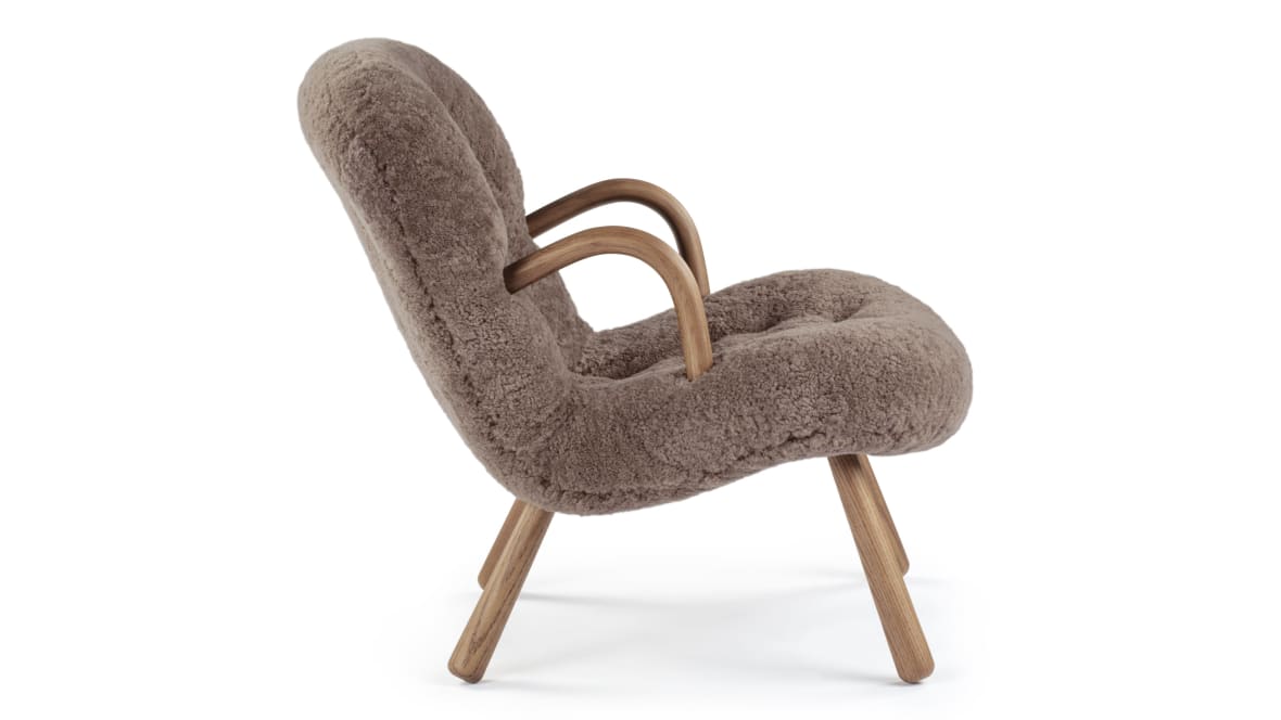  Clam Chair, Cappuccino Luxe Sheepskin  Clam Chair, Cappuccino Luxe Sheepskin image.