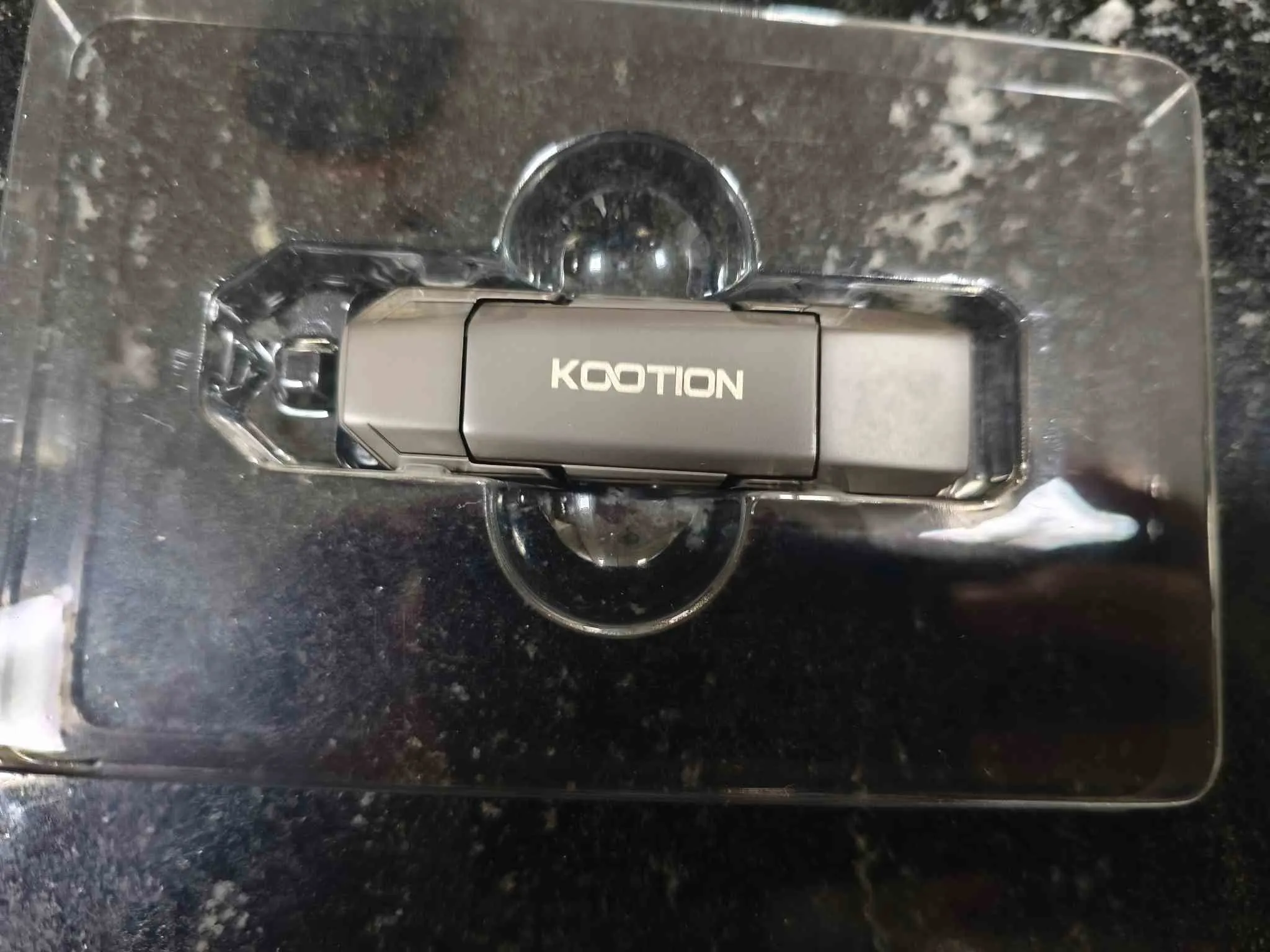 Kootion U54 Flash Drive Construction 2