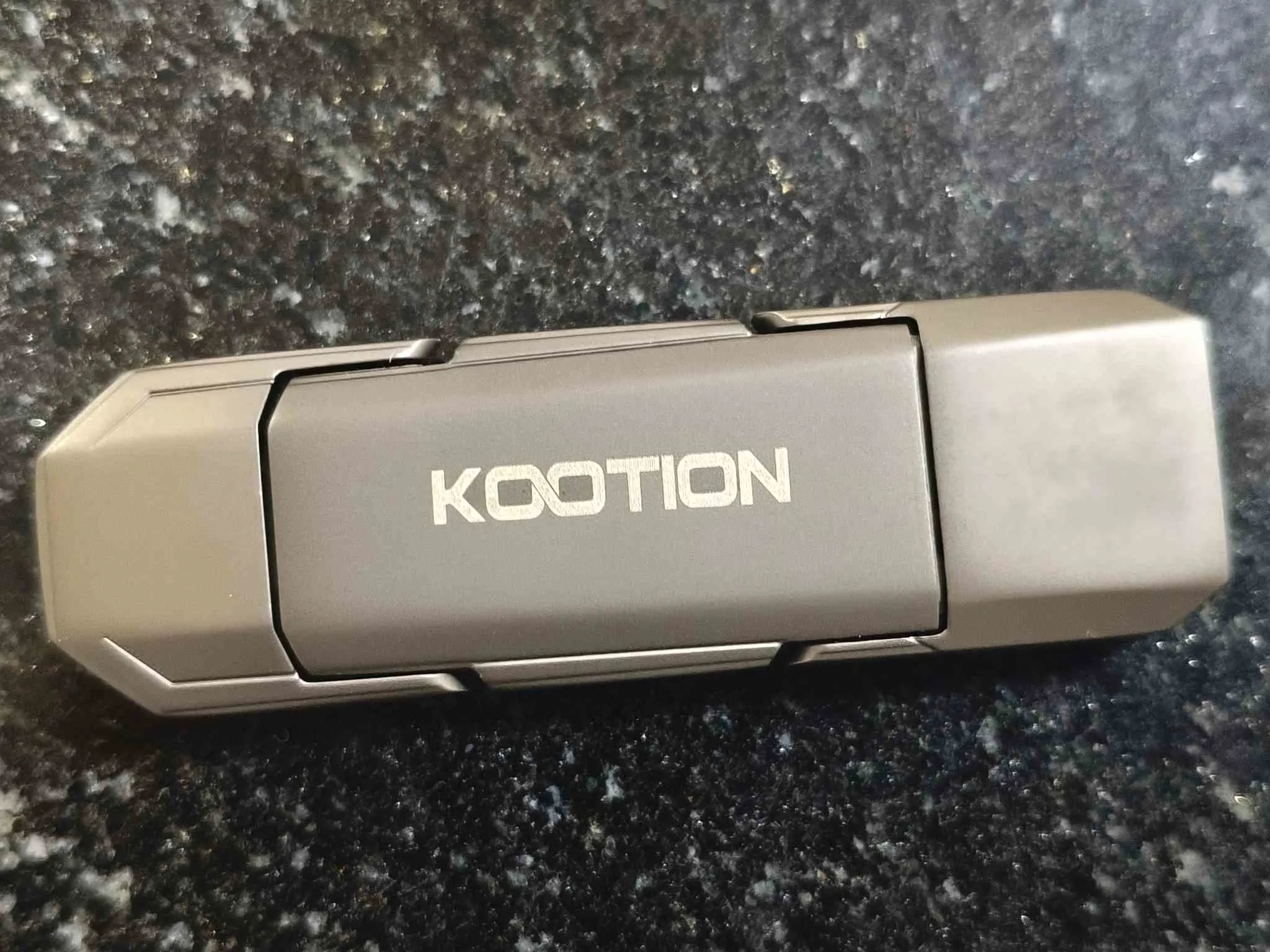Kootion U54 Flash Drive Construction 1