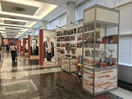 ИВАНОВСКИЕ КОММУНИСТЫ ПОЗДРАВИЛИ С ЮБИЛЕЕМ Г.А. ЗЮГАНОВА
