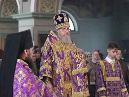 В Неделю Торжества Православия епископ Шуйский и Тейковский Иоанн совершил Божественную литургию в Воскресенском кафедральном соборе г. Шуя