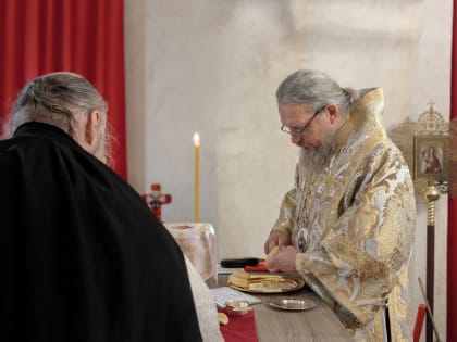 Епископ Шуйский и Тейковский Иоанн совершил Божественную литургию иерейским чином в Георгиевском храме Крестовоздвиженского комплекса г. Шуи