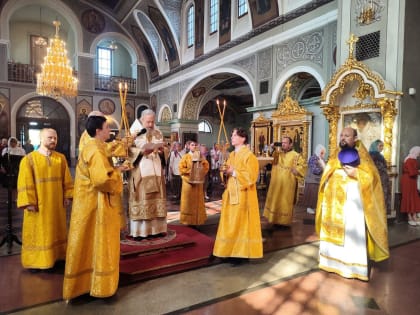 Божественная литургия в Шуе в день Донской иконы Божией Матери