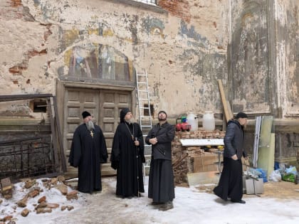 Епископ Шуйский и Тейковский Иоанн осмотрел руинированный Спасский храм села Седельницы