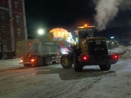 За ночь из города вывезено 2656 кубометров снега