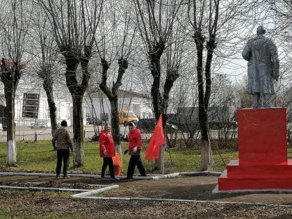 ЛУХСКИЙ РАЙОН: СУББОТНИК НАКАНУНЕ ДНЯ РОЖДЕНИЯ ЛЕНИНА