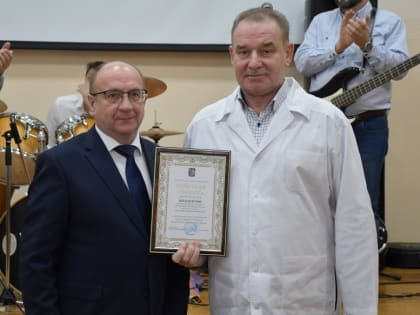 С Новым годом, уважаемые медицинские работники!