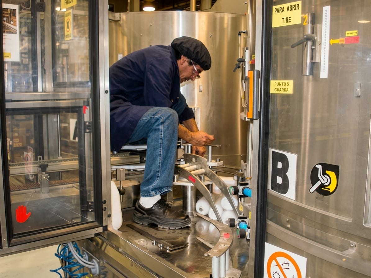 Servicio de mantenimiento industrial y reparación de maquinaria en planta