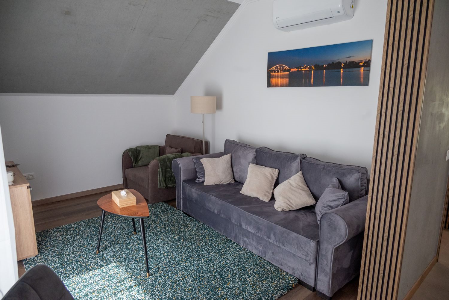 Emeleti Apartman