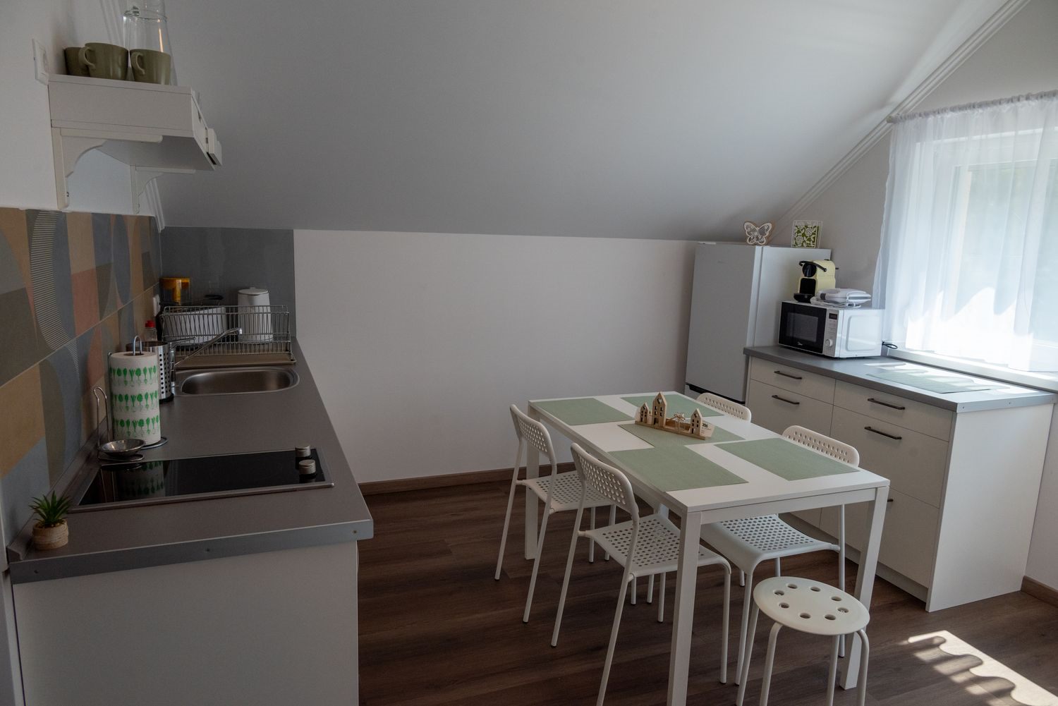 Emeleti Apartman