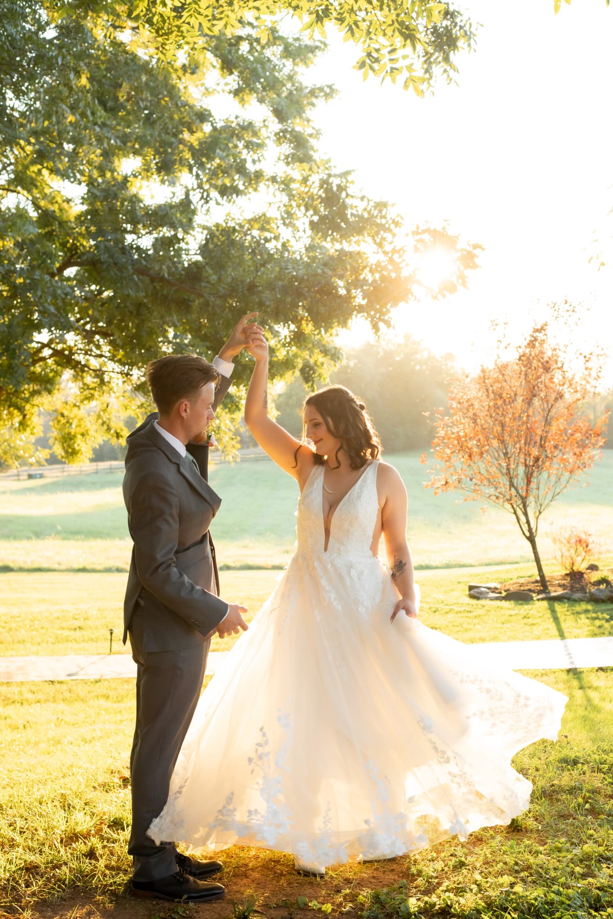 Golden hour couple's portrait at Poplar Hill in Virginia