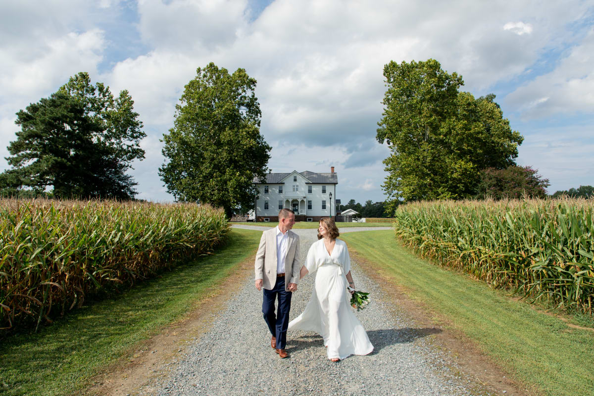 Summer farm elopement in Virginia