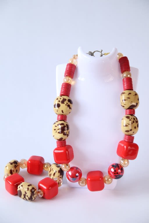 Diaspora Joy – Multi-coloured Afrocentric Bead Necklace (Oja)