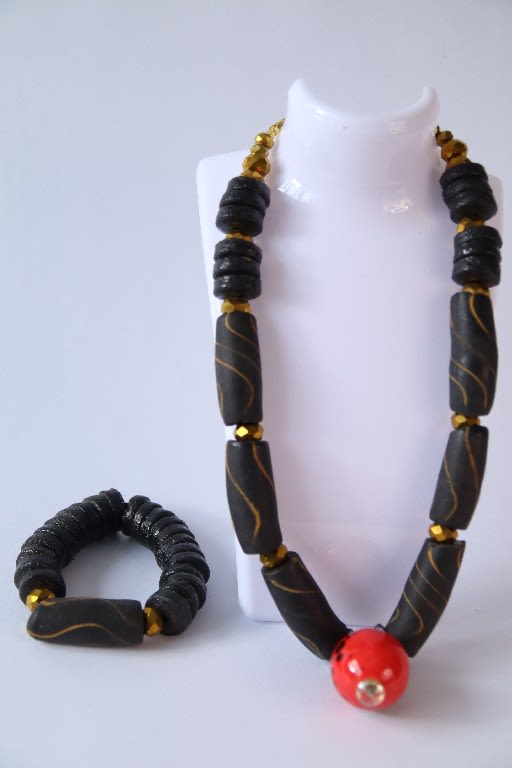 Obsidian Grace – Black & Gold Afro Fusion Set
