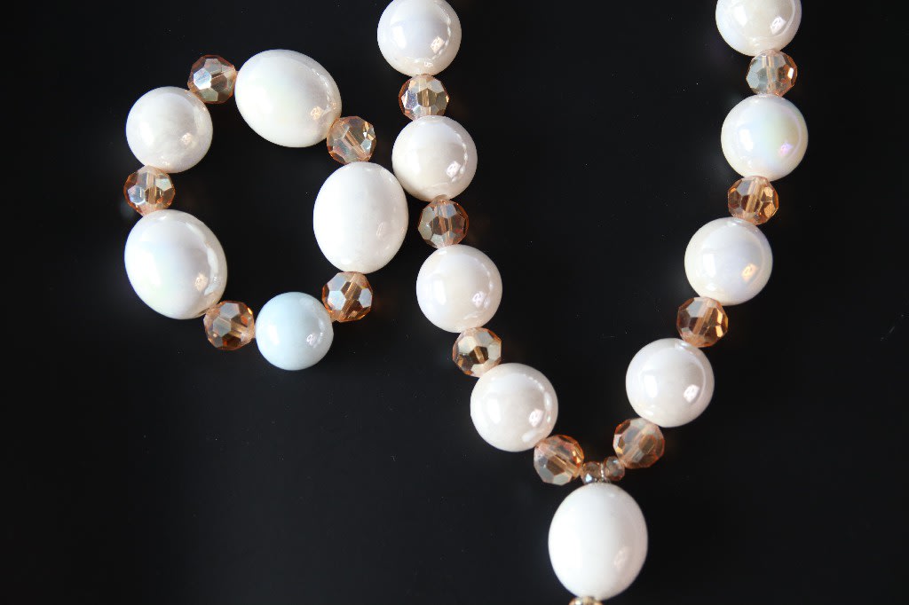 Ivory Crownline – White & Amber Beaded Bracelet Set (dibem)