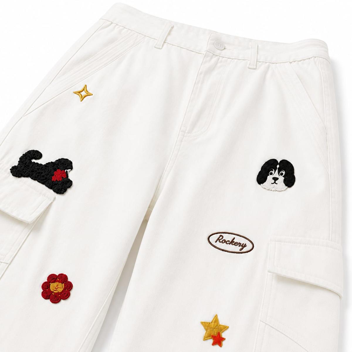 Pantalón cargo baggy / wide leg con bordados.