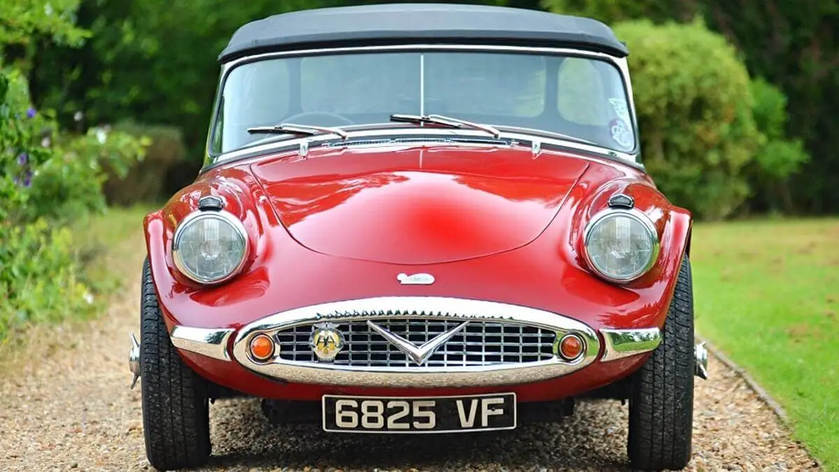 The History of the Iconic Daimler Dart Sports Car