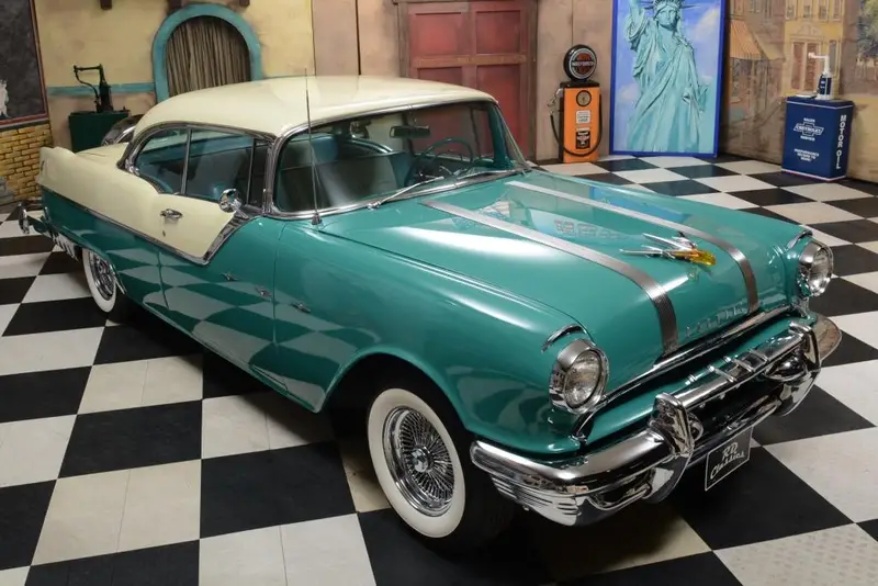 Discover the History of the 1955 Pontiac Chieftain A Classic American Car