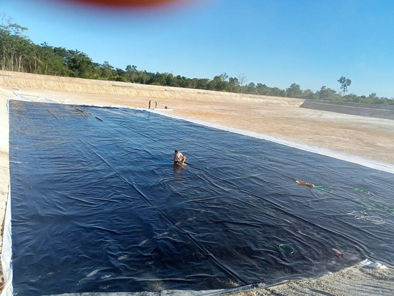 Thi Công Hàn Bạt HDPE Giải Pháp Đáng Tin Cậy cho Công Trình