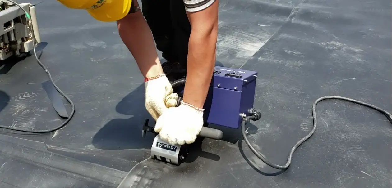 Máy hàn bạt HDPE tự động WGW 300