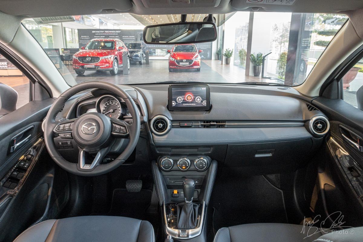 Nội thất xe Mazda 2