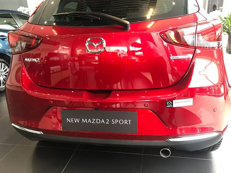 Đuôi xe xe Kia Mazda 2