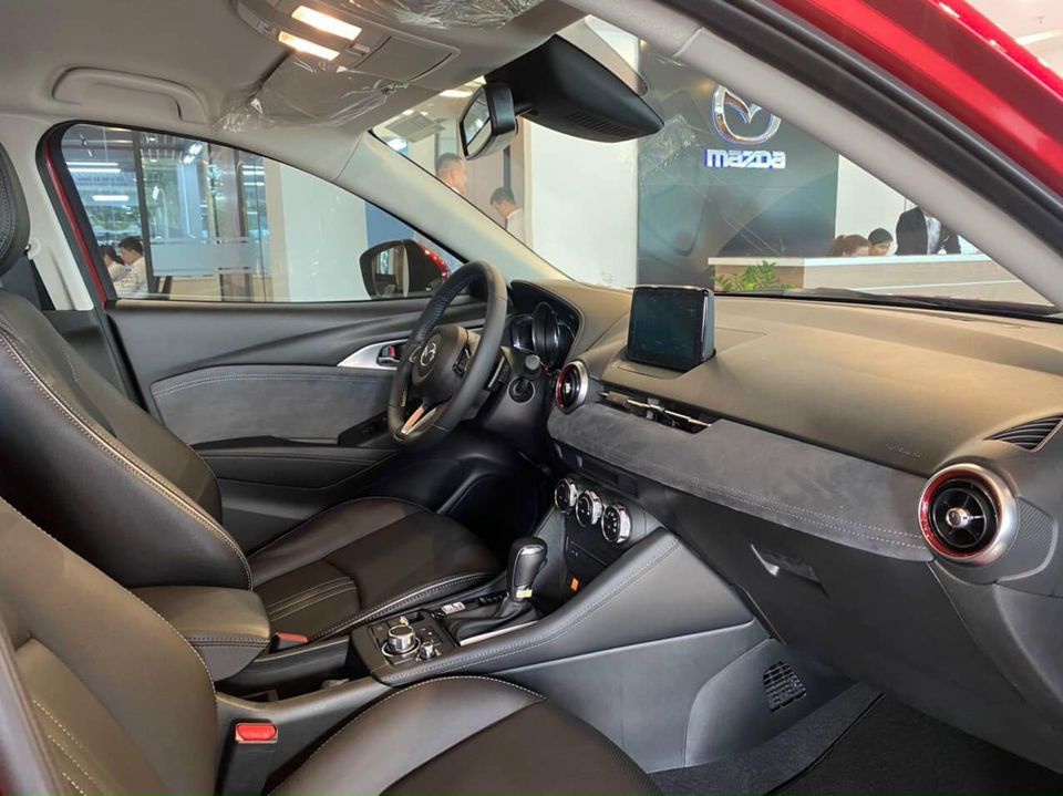 Khoang lái KIA Mazda CX3