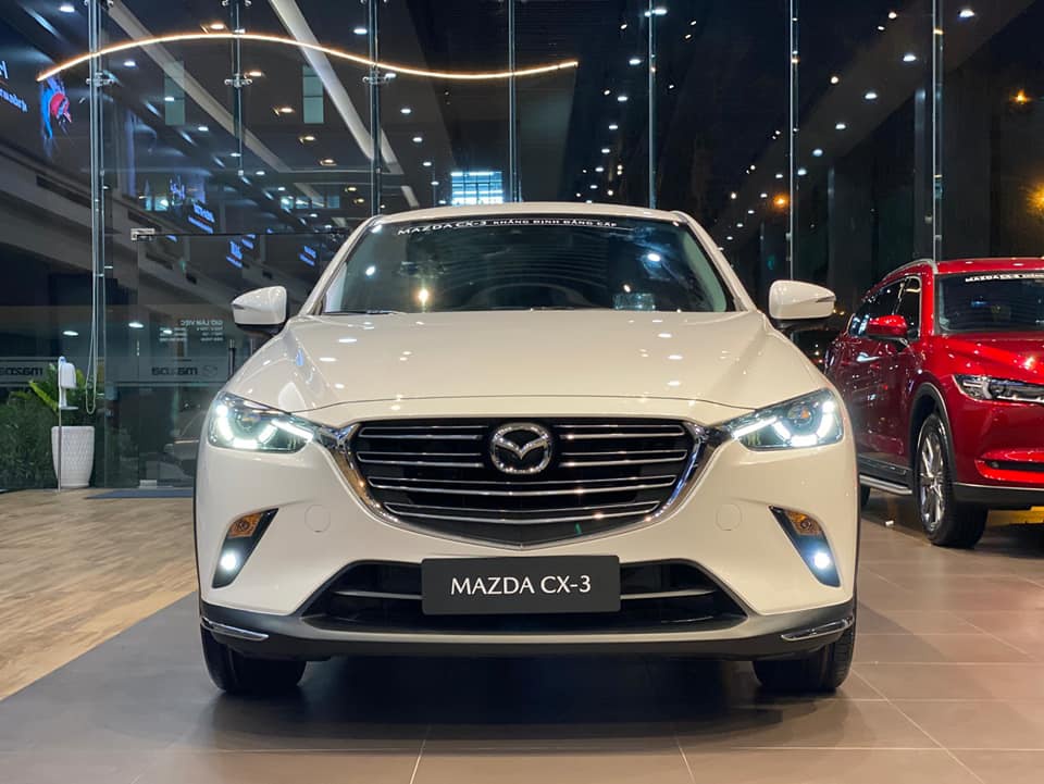 Đầu xe và lưới tản nhiệt KIA Mazda CX3
