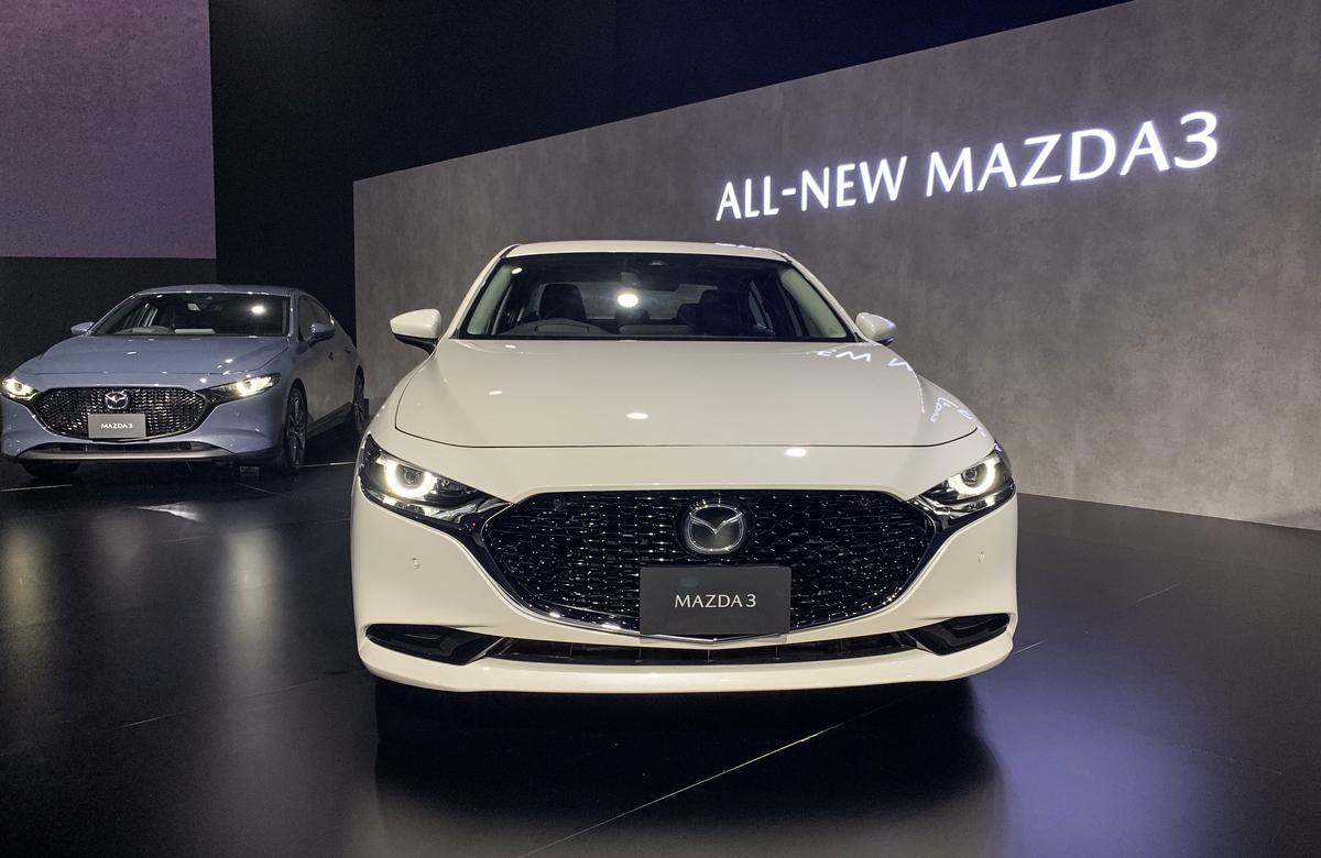 Đầu xe Kia Mazda 3