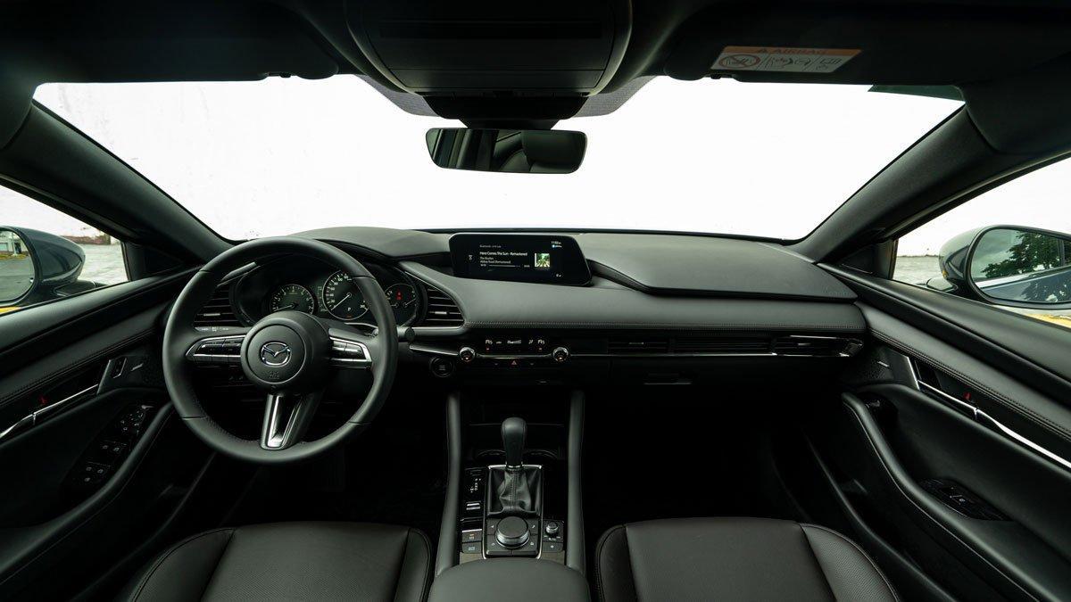 Khoang lái cabin Kia Mazda 3